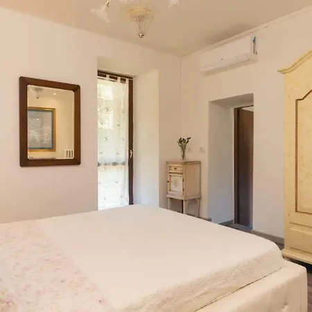 Charming In With Private Pool And Garden